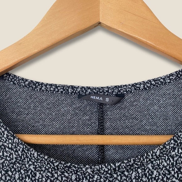 Hema Bodycon Knee Length Dress - Picture 6 of 7